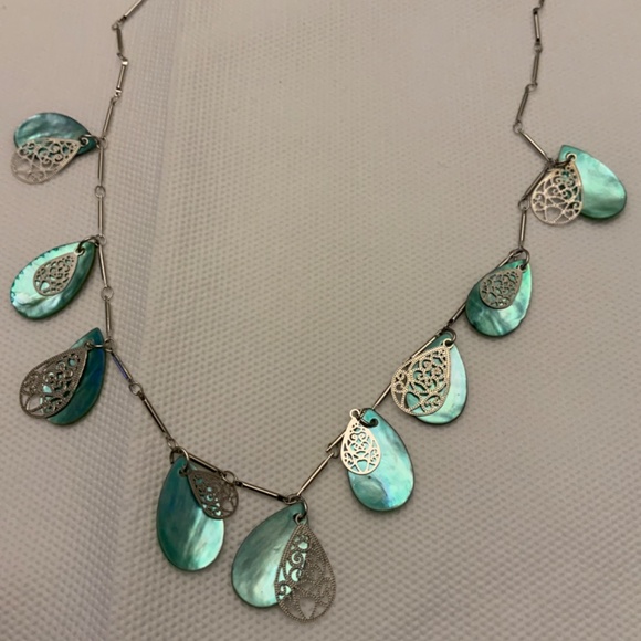 S9/ NWT 19” Cookie Lee Necklace & Earring Set 9 - Double Row Green Shell - Picture 6 of 6